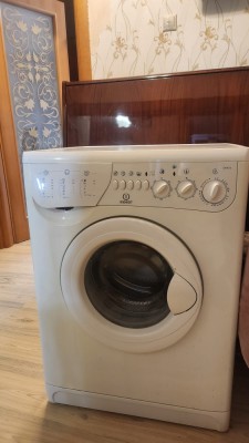 V&amp;acirc;nd mașină de spălat rufe Indesit foto