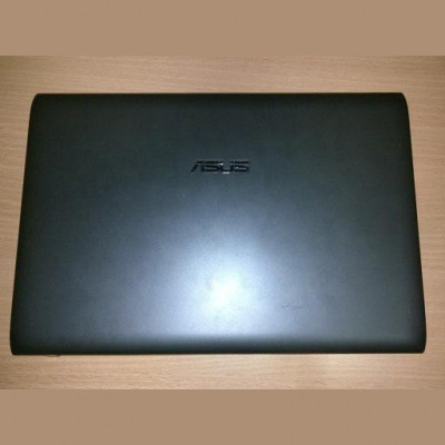 Capac LCD Asus EEE PC 1225C (capacul din partea dreapta de la balama este rupt) foto