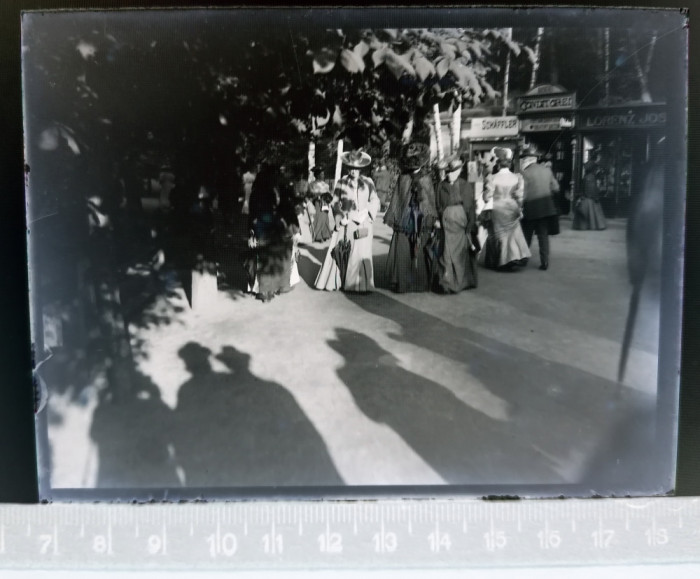 FOTOGRAFIE VECHE PE STICLA / NEGATIV FOTO , ANII 1900 - GRUP