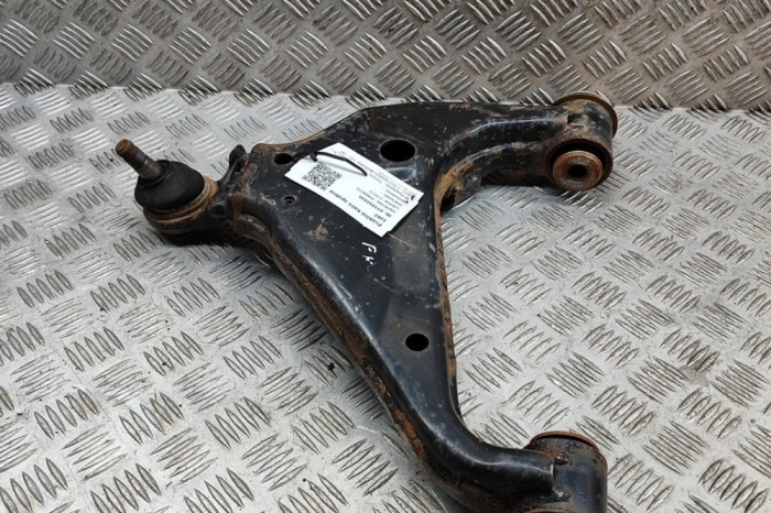 Braț inferior st&acirc;nga față TOYOTA HILUX VIII Pick-up _N1_ 2023 OEM: 48069-0K090 31054430