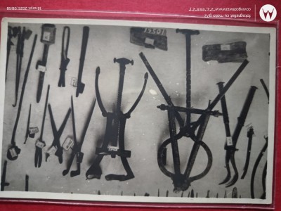 carte postala cu unelte vechi prelucrare metal ,fierarie foto