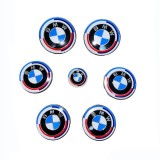 Set Complet 7 Embleme Logo Compatibile BMW capota/portbagaj 82 mm, capace jante aliaj 68mm, sigla volan 44 mm, Editie Aniversara 50 de ani