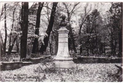 AMS - ILUSTRATA 1959, BOTOSANI, BUSTUL LUI MIHAI EMINESCU, ANUL 1959 foto