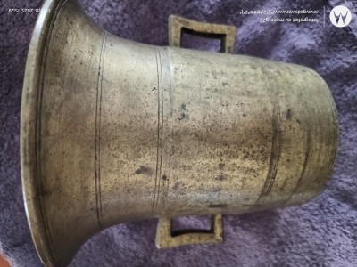 mojar mare bronz ,cu manere rotunde , circa 25 cm inaltime , diametru la parte superioara circa 17cm ,superb foto