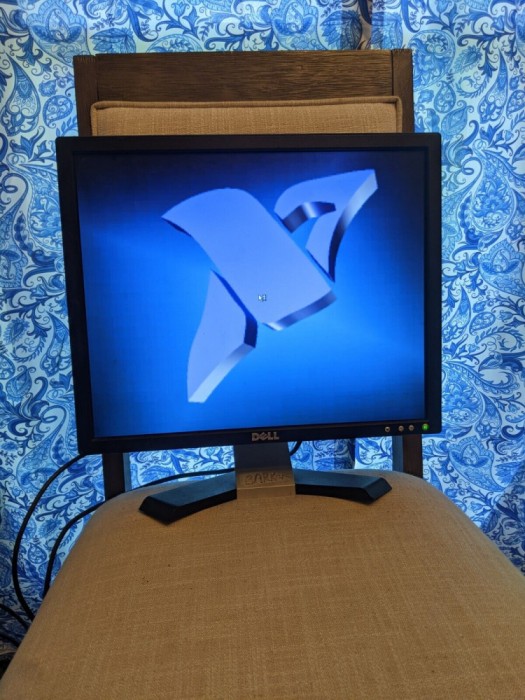 Monitor Dell E198fpb 19&#039;&#039; 1280 x 1024 LCD Monitor 800:1 Pivot-Black