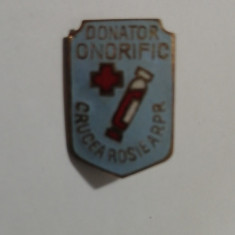 M3 K 74 - Insigna - tematica medicina - Donator onorific - crucea rosie RPR