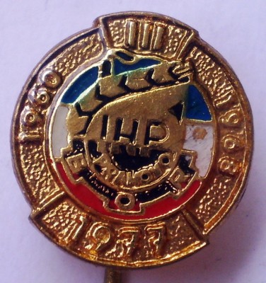 I.631 INSIGNA STICKPIN JUGOSLAVIA YUGOSLAVIA IHP BOR 1977 15mm foto