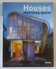 HOUSES , NEW LIVING SPACES / CASAS PARA VIVIR , ALBUM DE ARHITECTURA IN LIMBILE ENGLEZA SI SPANIOLA , 2006