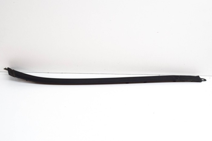 Ornament vertical parbriz st&acirc;nga MERCEDES-BENZ GLE W167 2022 OEM: A1676908712,A1676906306 | 20648427