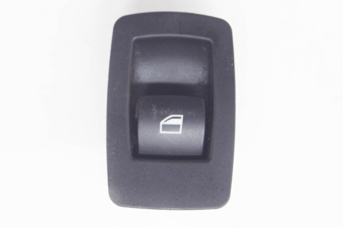 Buton geam ușă st&acirc;nga față BMW X5 E70 2012 OEM: 15939900,6945874 11641034