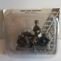 Motociclist + soldat din plumb - Female Liaison,Nurse Corps - 1:32