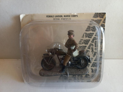 Motociclist + soldat din plumb - Female Liaison,Nurse Corps - 1:32 foto