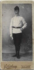 P2084N Soldat rom&acirc;n cu bluză de trupă model 1895, studio Maksay, Galați