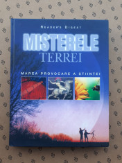 MISTERELE TERREI ? READER&amp;#039;S DIGEST an 2005 foto