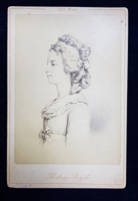 PORTRET DE FEMEIE - MADAME ROYALE , FOTOGRAFIE LIPITA PE CARTON , CCA. 1900 foto