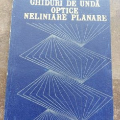 Ghiduri de unda optice nelimitate planare- D. Mihalache, D. Mazilu