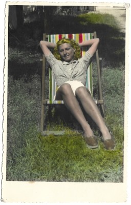 P1873N Fotografie colorizată din perioada regalității, studio Bilinski, București foto