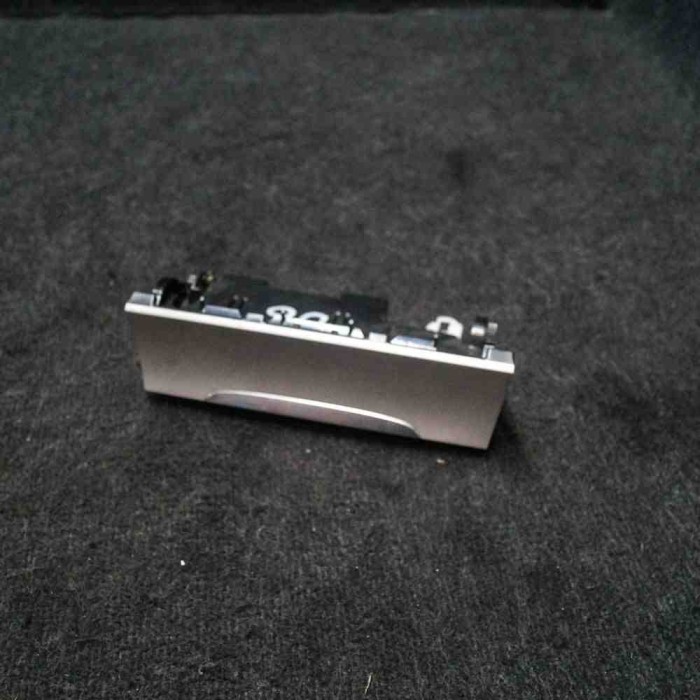 Scrumiera VW PASSAT B6 3C2 2011 OEM: 3C0863284G,3C0857961G,3C0863284H 2330234