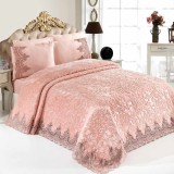 Cumpara ieftin Set Lenjerie + Cuvertura de lux Matlasata cu broderie Eleganta 6 piese Roz Pudra