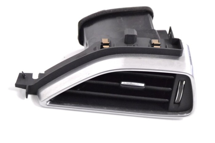 Gura de ventilație planșa de bord JAGUAR XE X760 2016 OEM: GX73-018B08-A 14188282