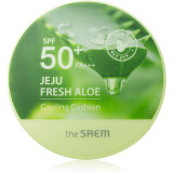 Cumpara ieftin The Saem Jeju Fresh Aloe Cooling Cushion burete cu machiaj de lungă durată SPF 50+ cu efect calmant culoare Natural Beige 12 g