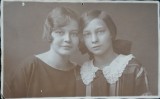 Fotografie tip Carte Postala, Doua prietene, 1925