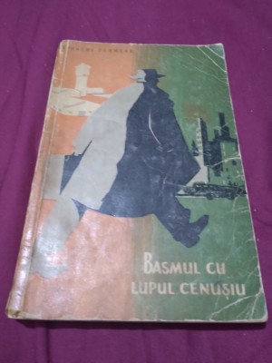 BASMUL CU LUPUL CENUSIU 1962 foto