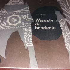 MODELE DE BRODERIE IDA MISSIR