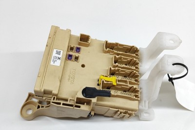 Modul de confort TOYOTA AURIS _E18_ 2013 OEM: 89221-02350,MB238000-8585,6358-3367,82730-12X80A 28398135 foto
