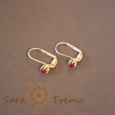 Cercei Placati cu Aur cu Tortita Clasica si Cristal Zirconia Rosu Imperial