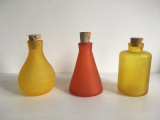 Lot 3 sticle vechi, colorate, forme deosebite, sticla mata, 10 cm