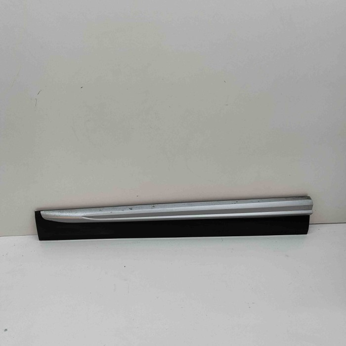 Bandou inferior ușă dreapta față AUDI Q5 FY 2021 OEM: 80A853960A