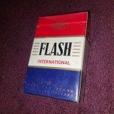 Reclama veche,PACHET vechi TIGARI&quot;FLASH&quot;International cartonat-gol-America blend