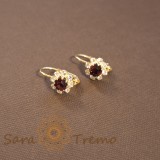 Cercei clasici in forma de floare cu cristale zirconia mov si albe