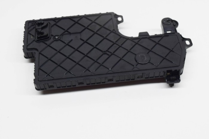 Modul de confort TESLA MODEL 3 2018 OEM: 1078673-00-F | 11423971