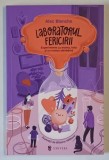 LABORATORUL FERICIRII , EXPERIMENTE CU MAMA , TATA SI UN MOTAN ZAMBARET , ilustratii de BILYANA VELIKOVA , de ALEC BLENCHE , 2025