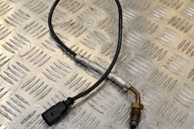 Senzor de temperatură AUDI Q3 8U 2016 OEM: 04L906088AR 13618574 foto