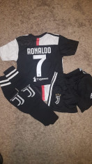 ECHIPAMENT COPII RONALDO JUVENTUS SEOZN 2019-2020/ 4-15ANI+JAMBIERE foto