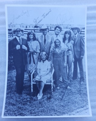 Fotografie cu familia Ewing. foto
