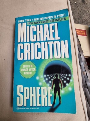 Sphere - Michael Crichton carte in limba engleza foto