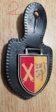 QW8 2 - Insigna - tematica militara - artilerie - suport piele