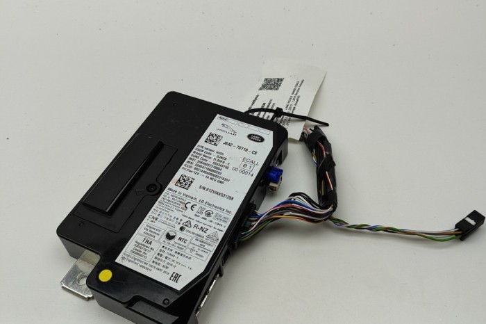 Modul de control Bluetooth LAND ROVER RANGE ROVER SPORT II L494 2018 OEM: J8A2-70718-CS | 30494536