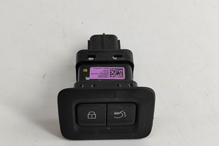 Comutator deschidere haion MAZDA CX-30 DM 2023 OEM: VA5866660,VA58-66-660 29831739