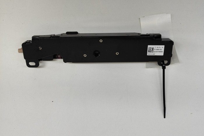 Amplificator de antena TESLA MODEL Y 2022 OEM: 1585601-00-E 21908633