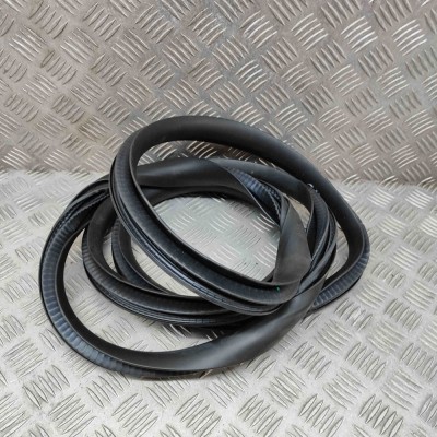 Garnitura ușă dreapta spate TESLA MODEL Y 2022 OEM: 1497676-00-D foto