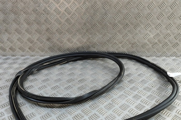 Garnitura ușă st&acirc;nga față AUDI Q5 8R 2015 OEM: 8R0831721F | 31924898