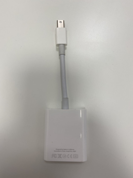 Apple Mini DisplayPort to VGA Adapter A1307 (261)