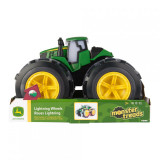 Tractorul cu roti mari, cu lumini, Tomy