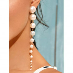 Cercei lungi perle albe