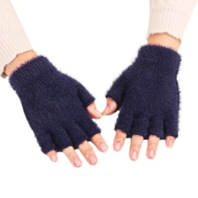 Manusi pufoase cu jumatate de deget foto